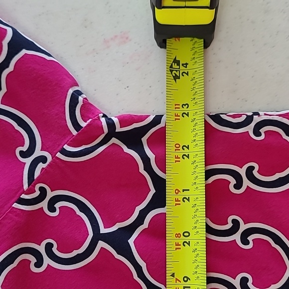 Crown & Ivy Pink, Navy Blue & White Patterned V-Neck Blouse size 2X - Picture 5 of 6